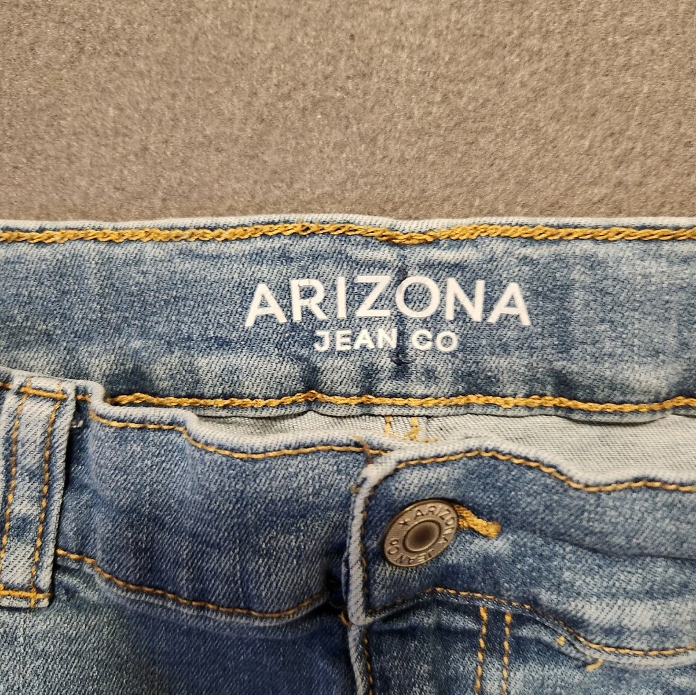 Arizona Size 16 Blue jorts